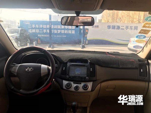 现代悦动手工豪华款,造型美观,富有张力