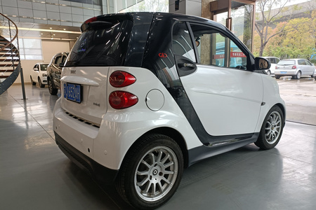 盐城二手smart fortwo 2013款 1.0L MHD 新年特别版