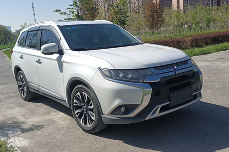 乌鲁木齐二手三菱欧蓝德 2019款 2.4L CVT 四驱 致享版 7座 国V