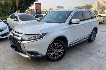 汕头二手三菱欧蓝德 2017款 2.0L CVT 两驱 荣耀版 5座